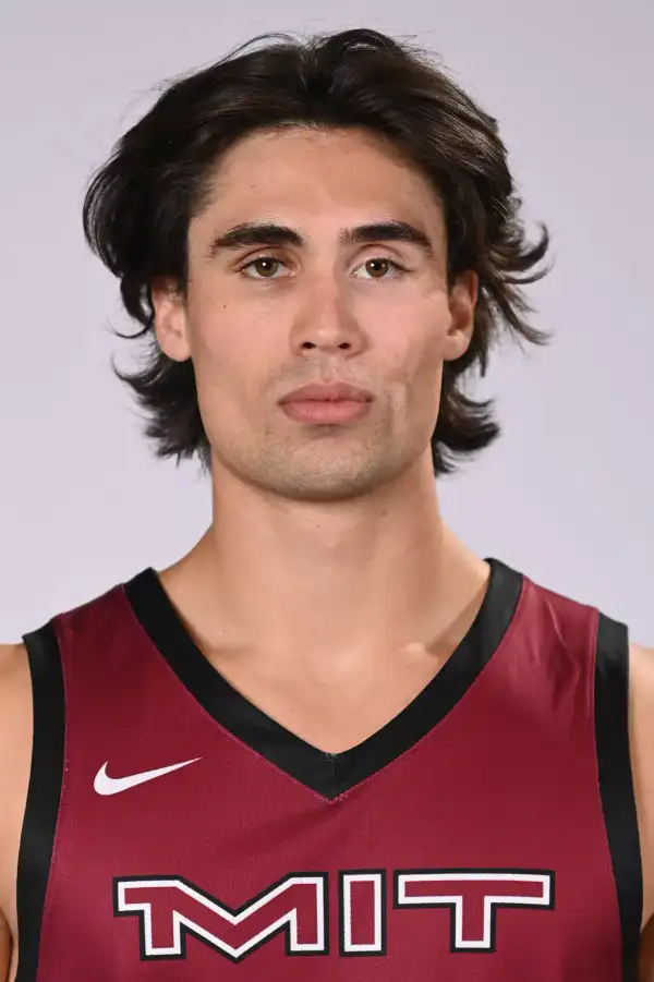 Isaac Dobie, Basketball, Massachusetts Institute of Technology
