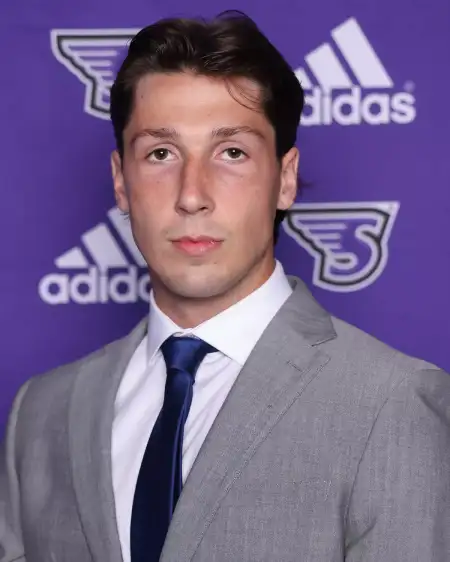 Leo Chambers, Hockey, Stonehill College