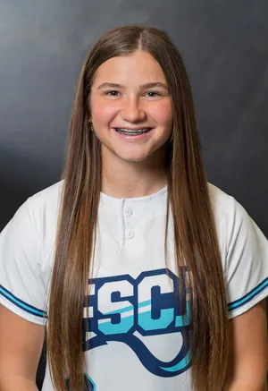 Shea Thompson, Softball, undefined