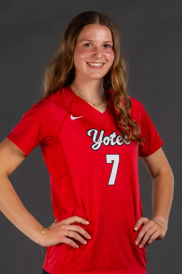 Chloe Kmiecik, Volleyball, University of South Dakota
