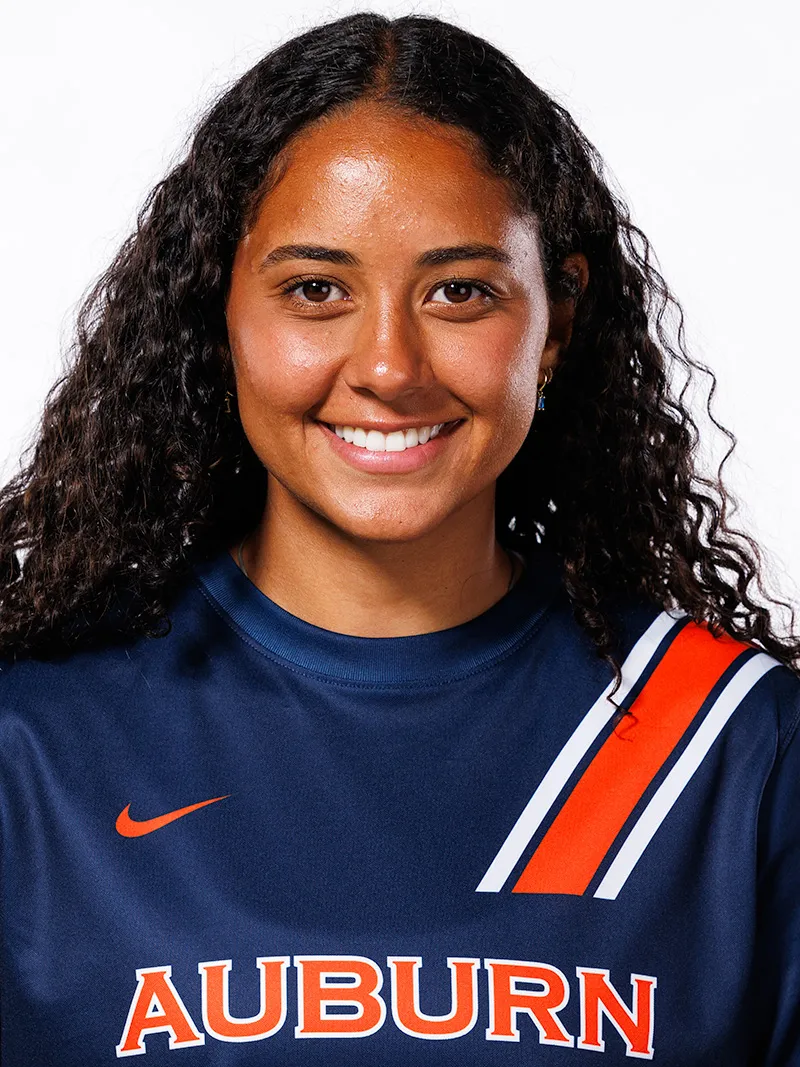 Layla Sirdah, Soccer, undefined