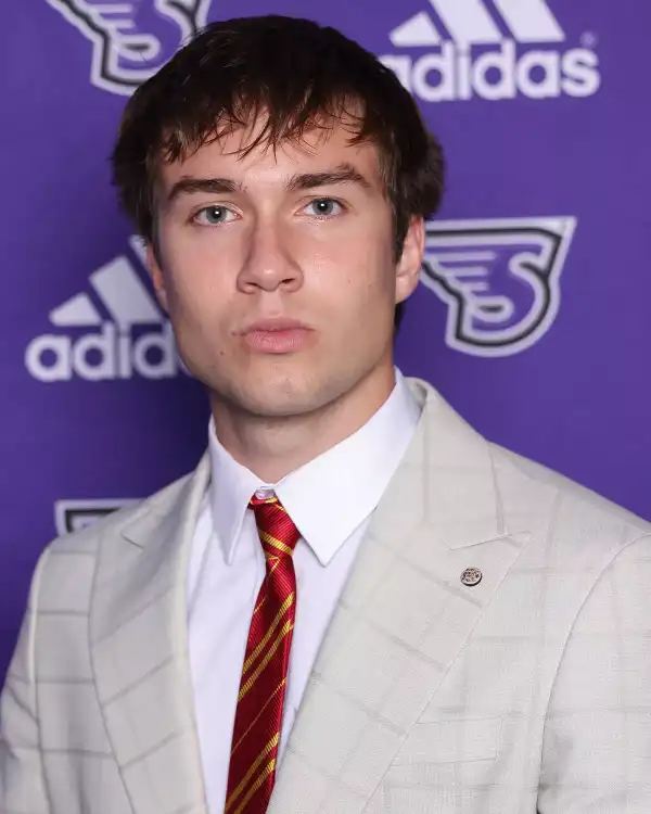 Nikita Ivashchenko, Hockey, Stonehill College