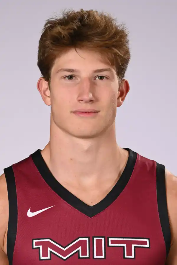 Miles Novy-Hildesley, Basketball, Massachusetts Institute of Technology
