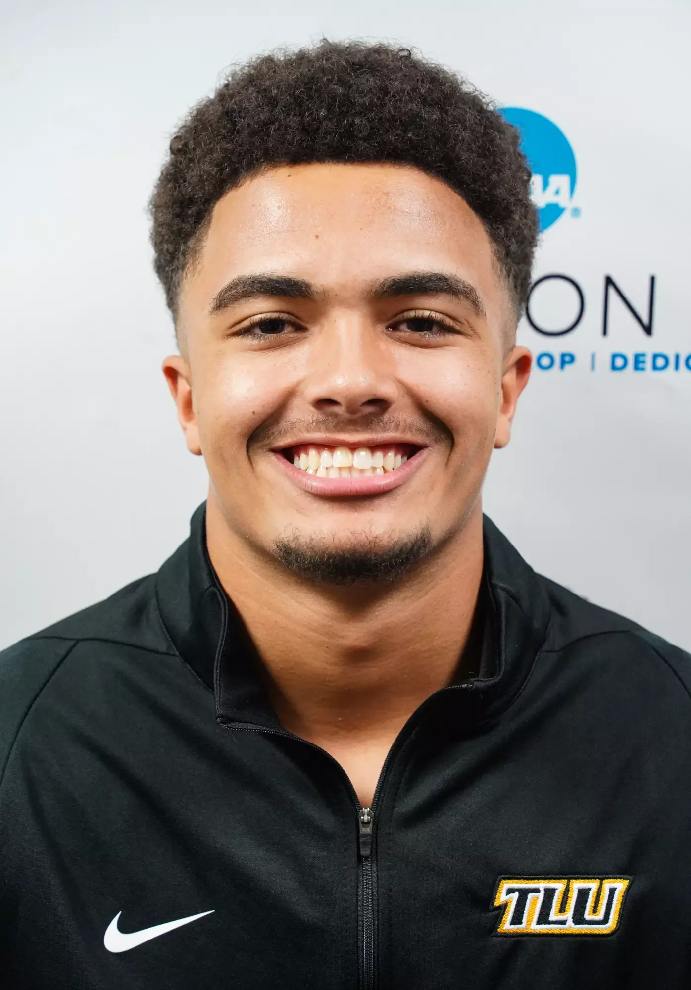 Savion Nixon, Football, Texas Lutheran University
