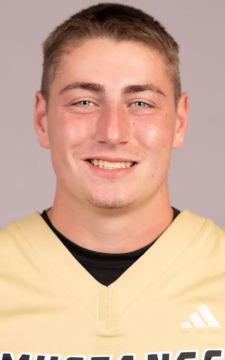 Hunter Hanegraaf, Football, undefined