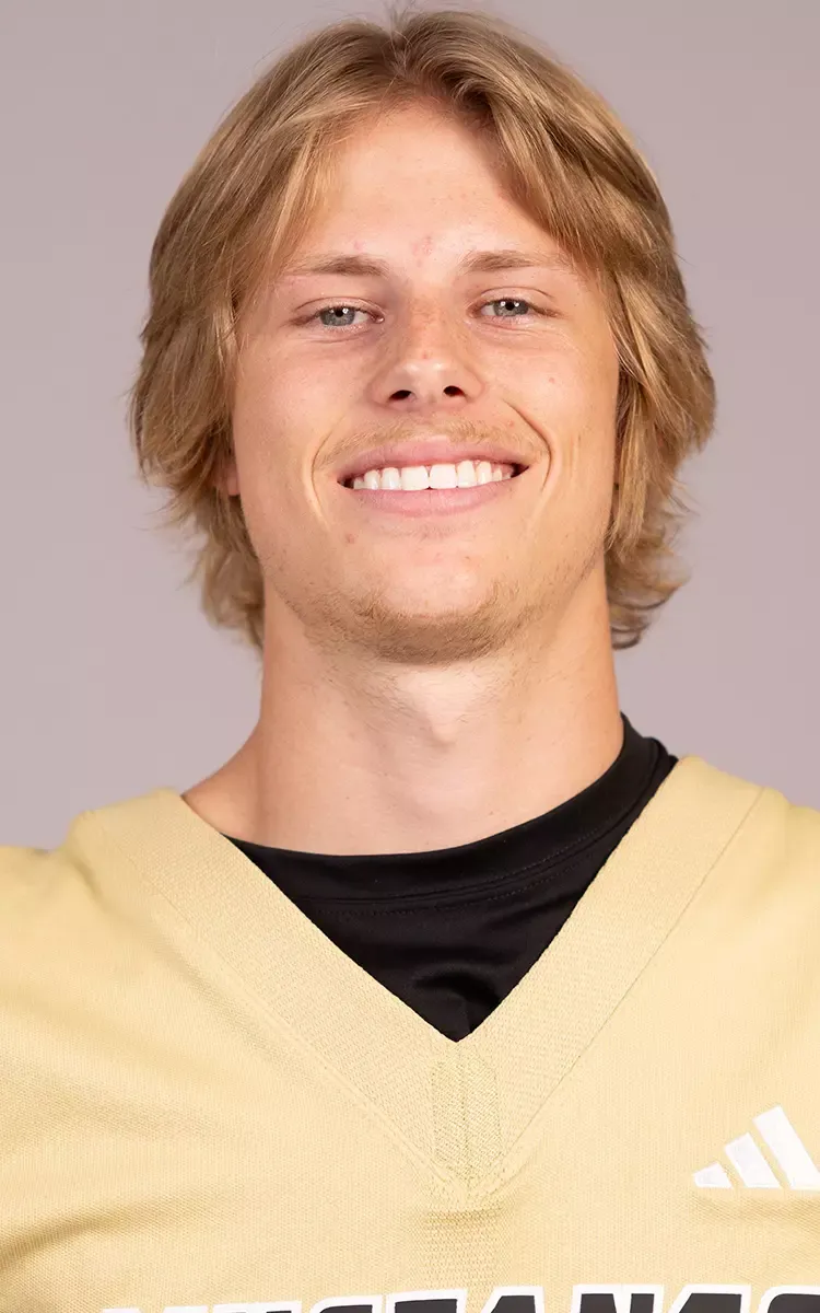 Connor Shelton, Football, undefined