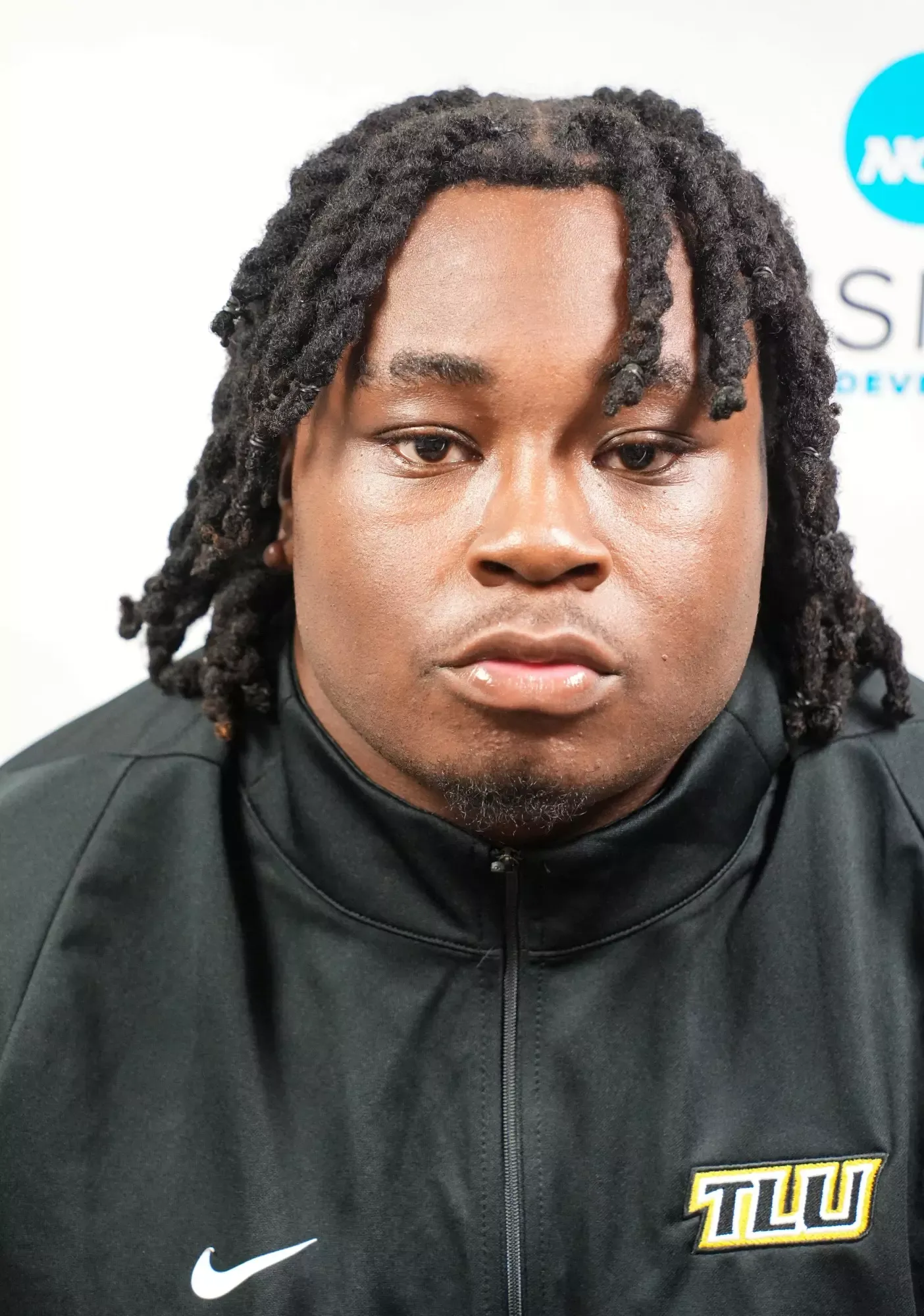 Sonny Davis, Football, undefined