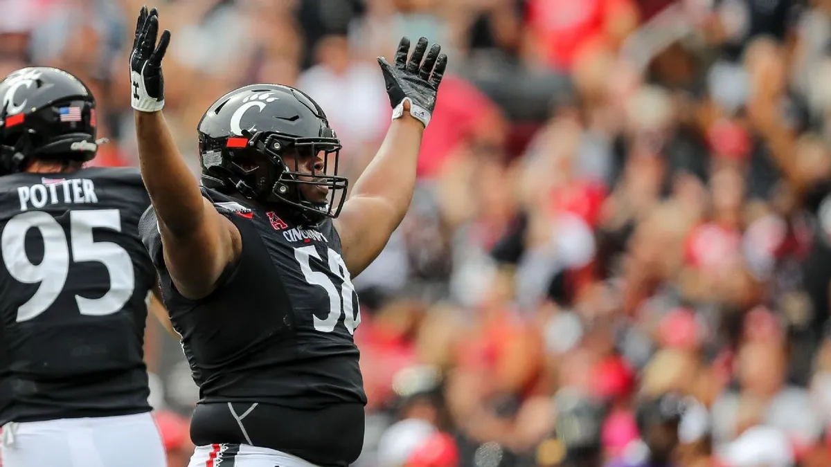 Corleone Dandridge, Basketball, undefined