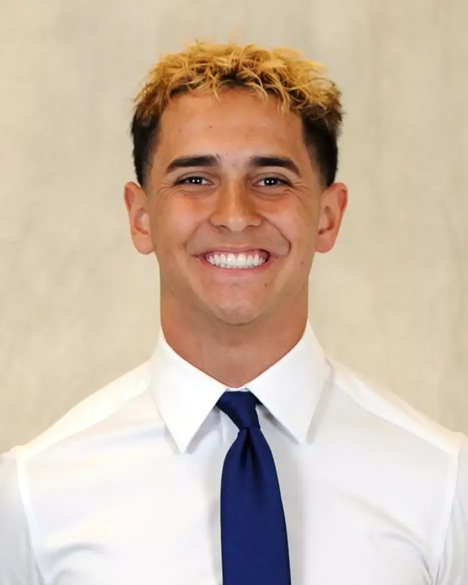 Emiliano Flores, Football, Carleton College