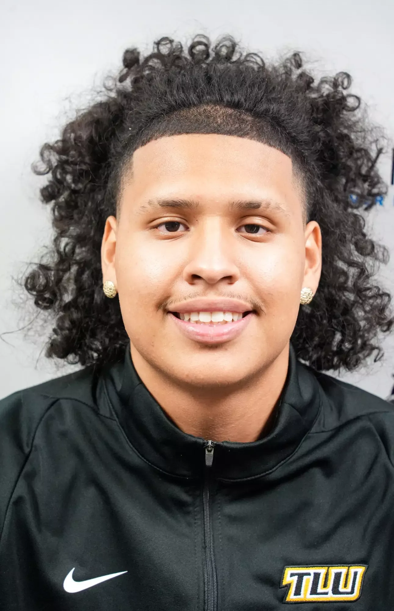 Elijah Favela, Football, undefined