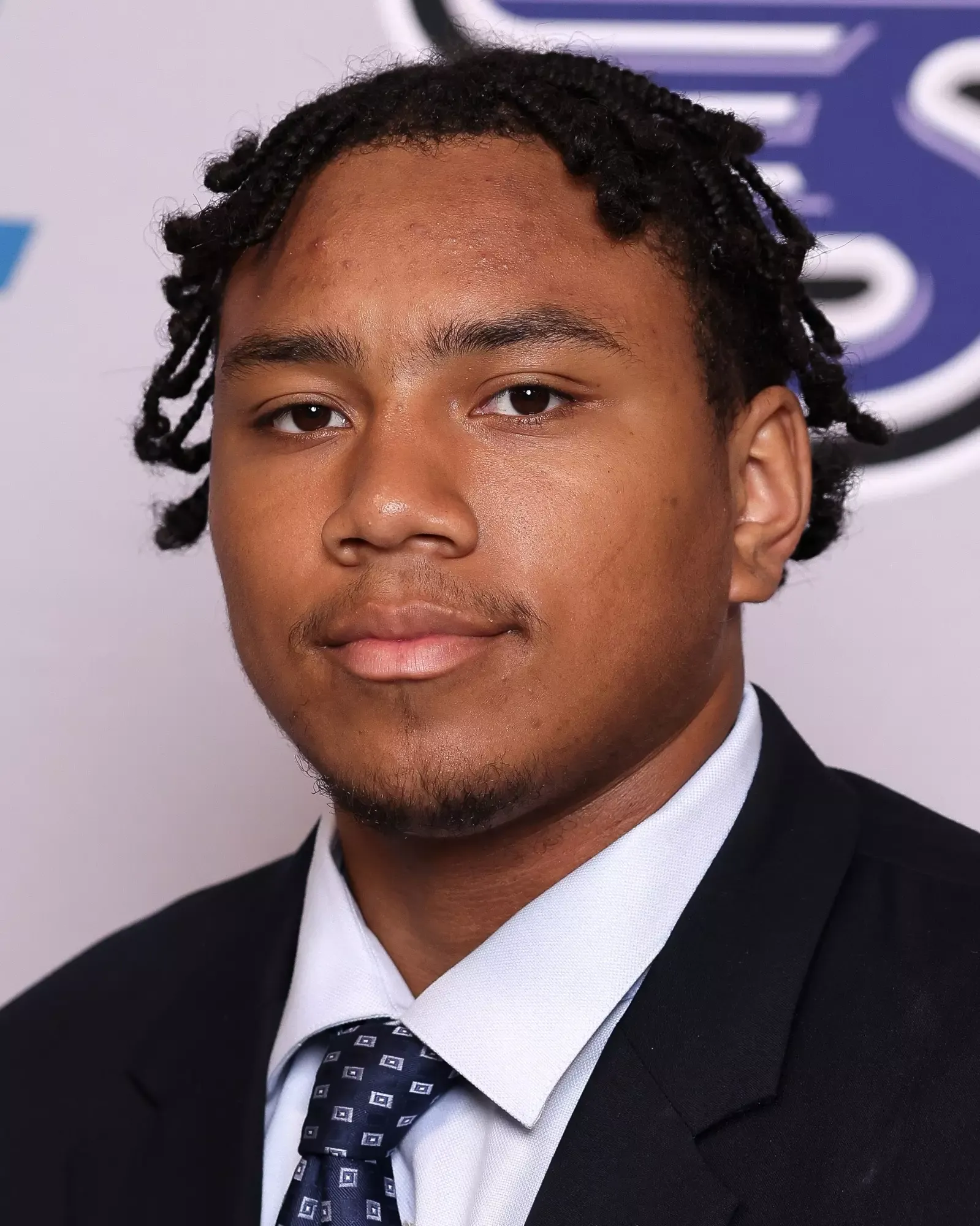 Trey Flores, Football, Stonehill College