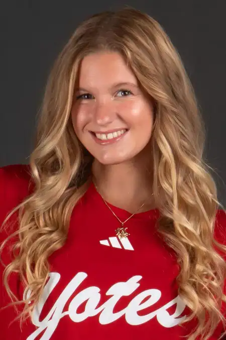 Kate Woelfel, Swimming & Diving, University of South Dakota