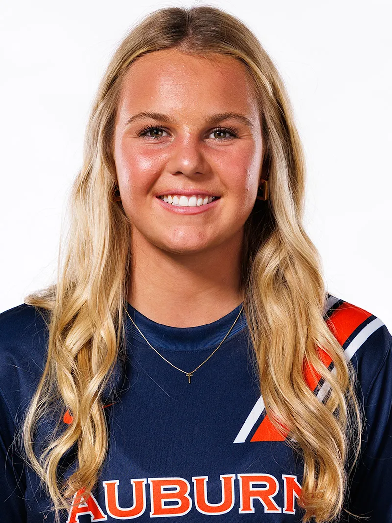 Holly Engelking, Soccer, undefined