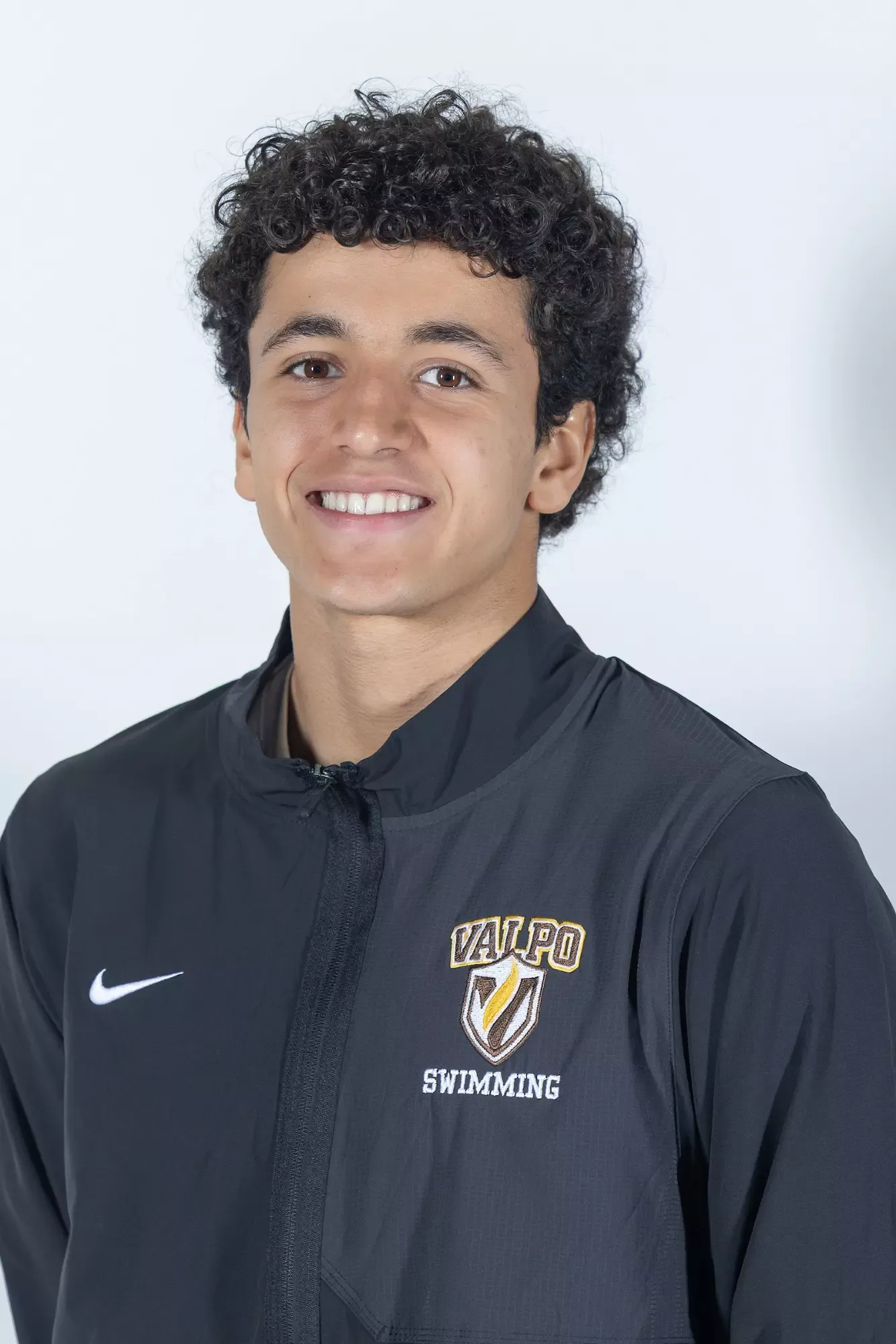 Isaac Dinari, Swimming & Diving, Valparaiso University
