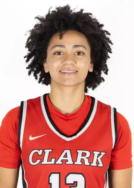 Bella Galatt, Basketball, Clark University