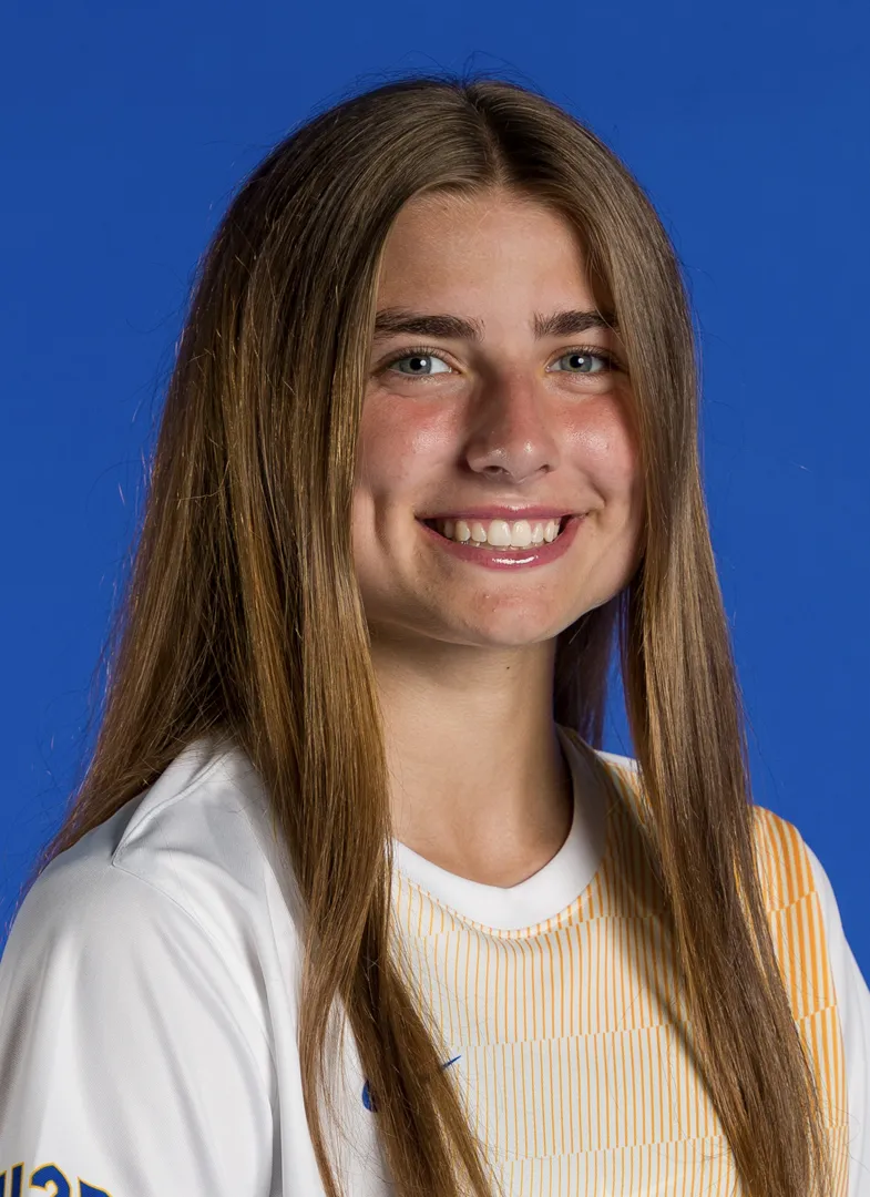Lola Abraham, Soccer, undefined