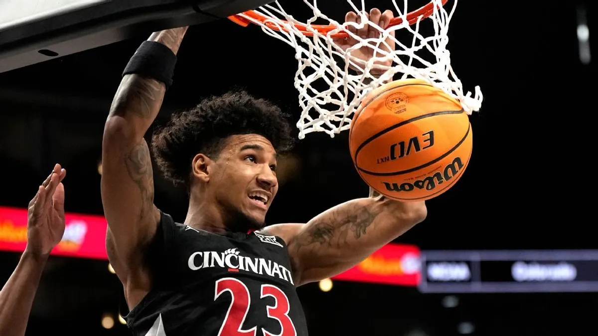 Dillon Mitchell, Basketball, undefined