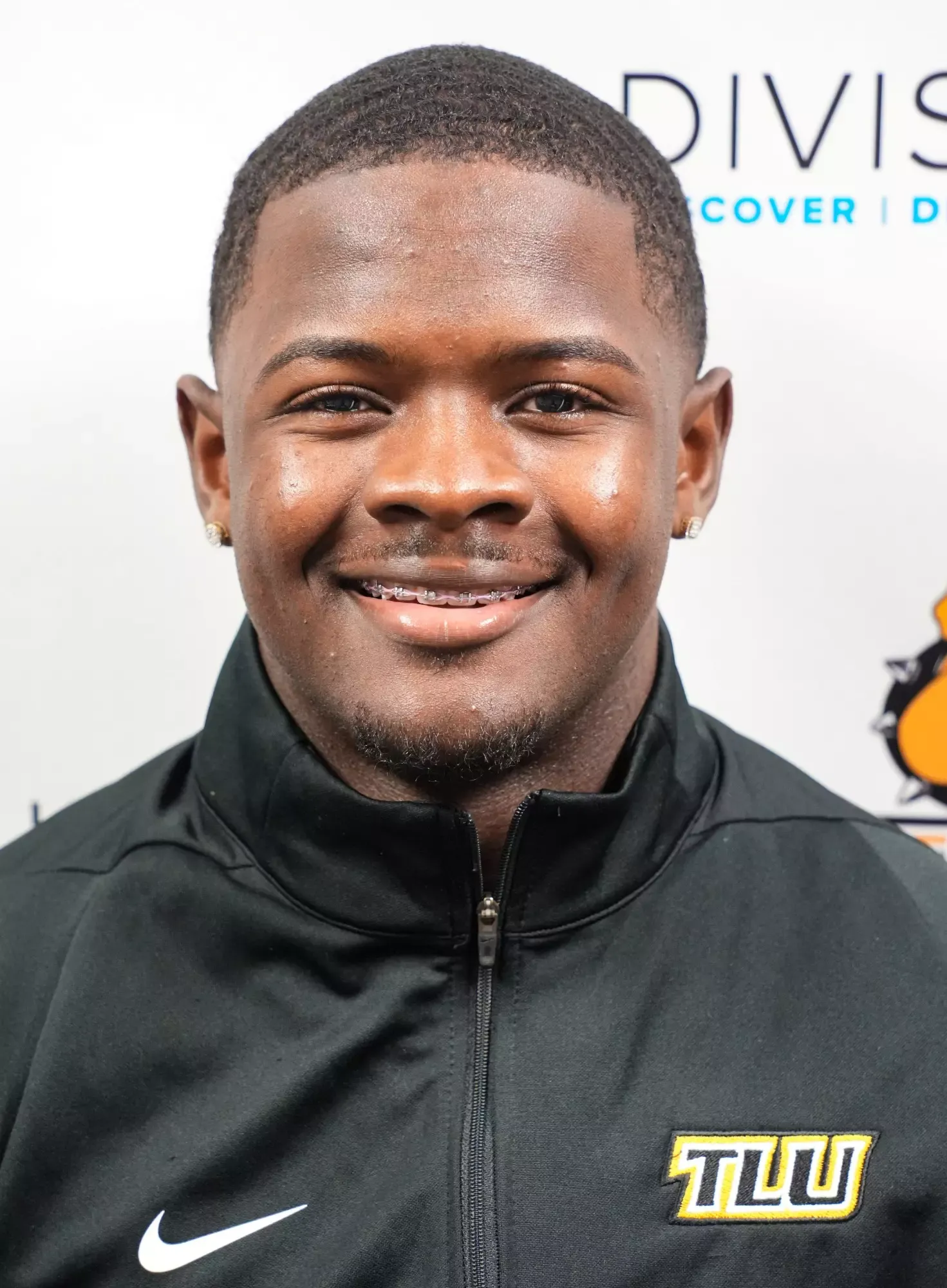 Javin Logan, Football, undefined