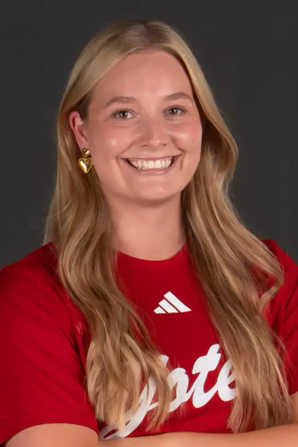 Chloe Miller, Swimming & Diving, University of South Dakota