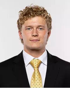 Merril Steenari, Hockey, undefined