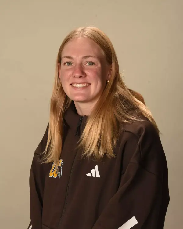 Ella Lesnever, Swimming & Diving, University of Wyoming