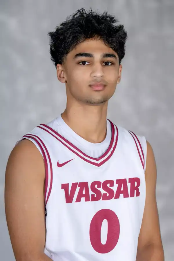 Eshan Kulkarni, Basketball, Vassar College