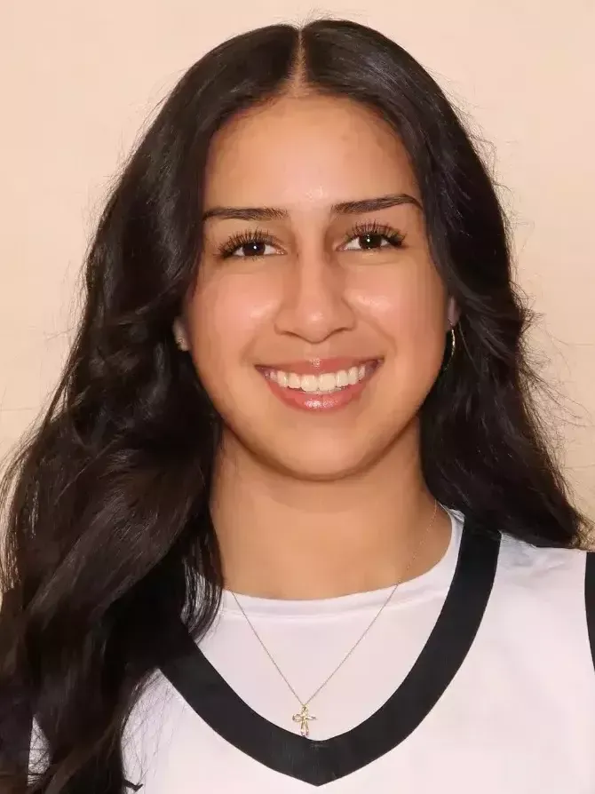 Izabella Zamora, Basketball, Lake Forest College