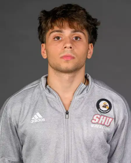 Lorenzo Zacarese, Wrestling, Sacred Heart University