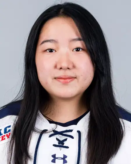 Suzy Higuchi, Hockey, Yale University