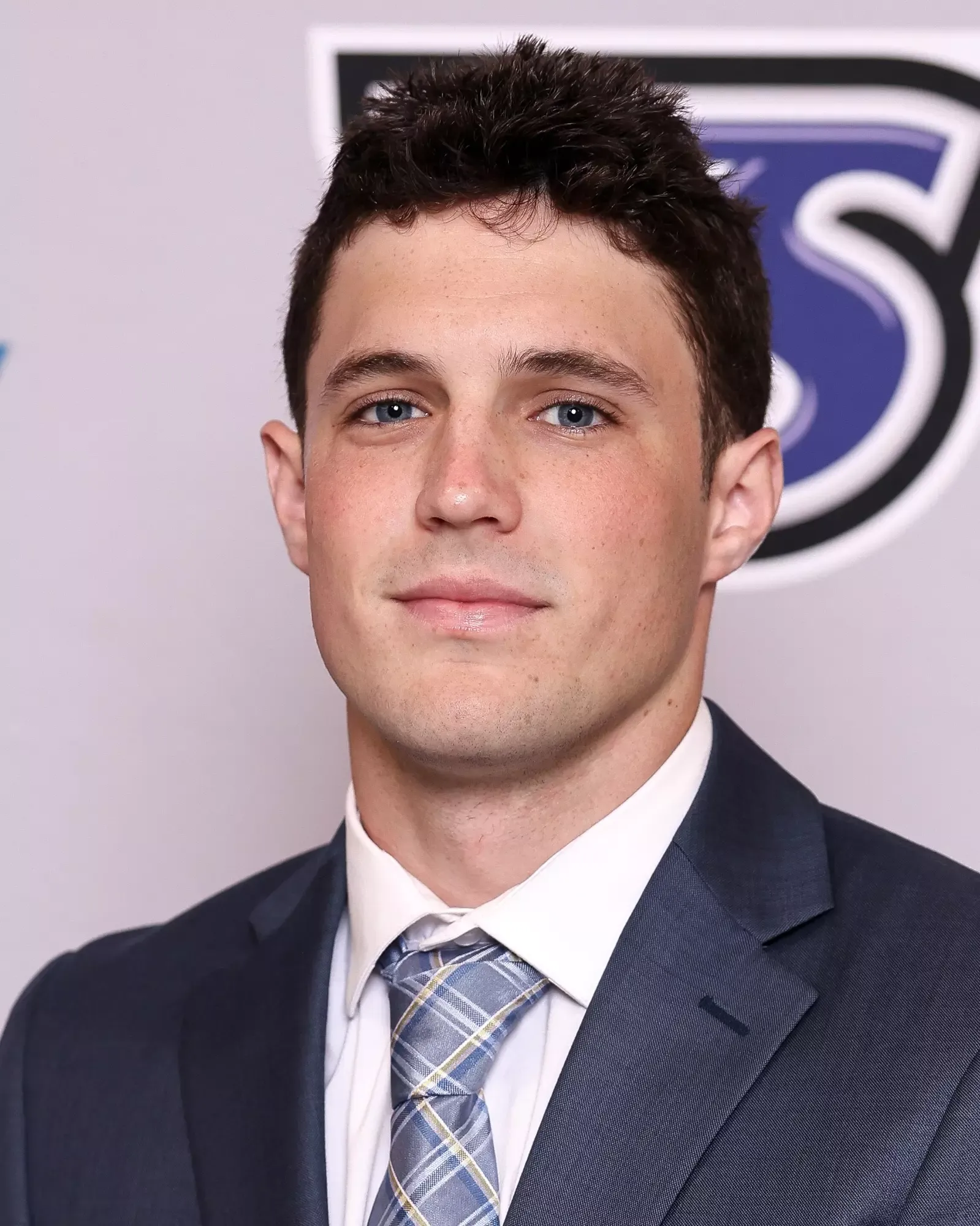 Noah MacKenzie, Football, undefined