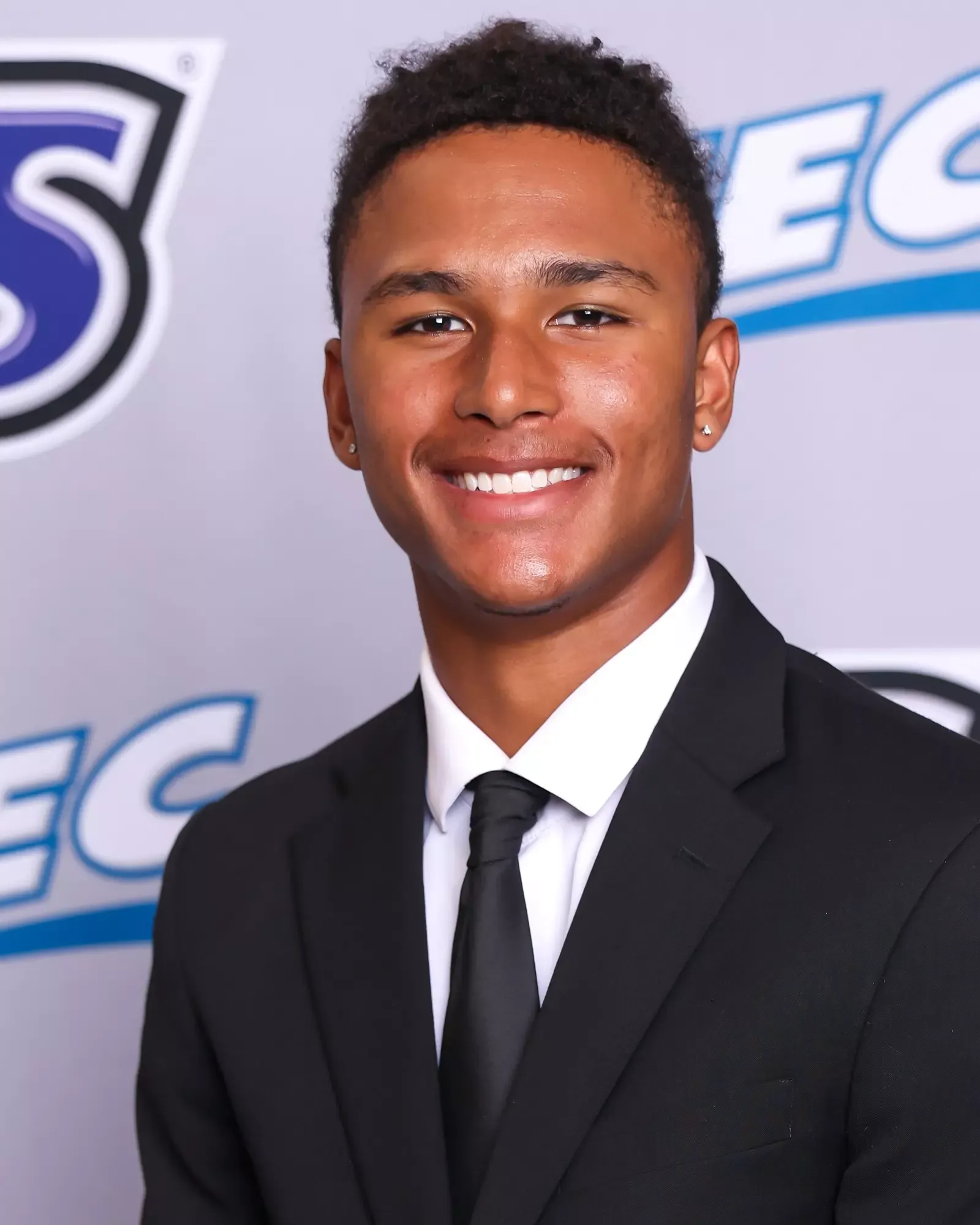 Elias Hanson, Football, undefined