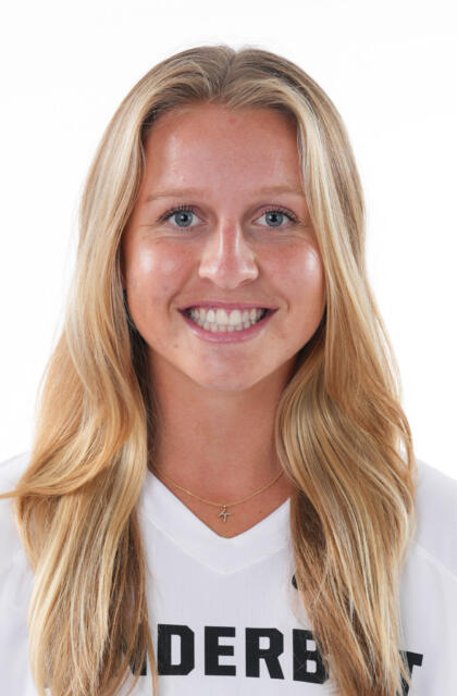 Kiera Runske - Verified College Athlete on RallyFuel NIL Platform Kiera Runske