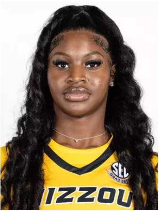 Angelique Ngalakulondi photo