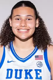 Hailey Johnson photo