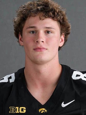 Eli Johnson, Football, Iowa