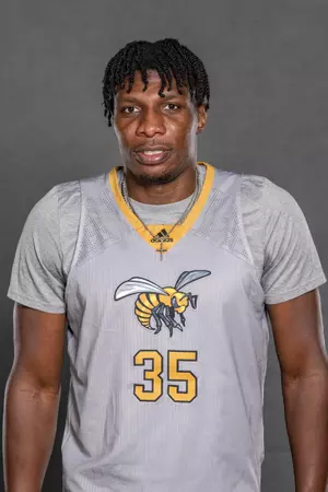 Ubong Okon, Basketball, Robert Morris