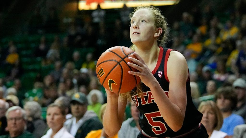 Gianna Kneepkens, Basketball, UCLA